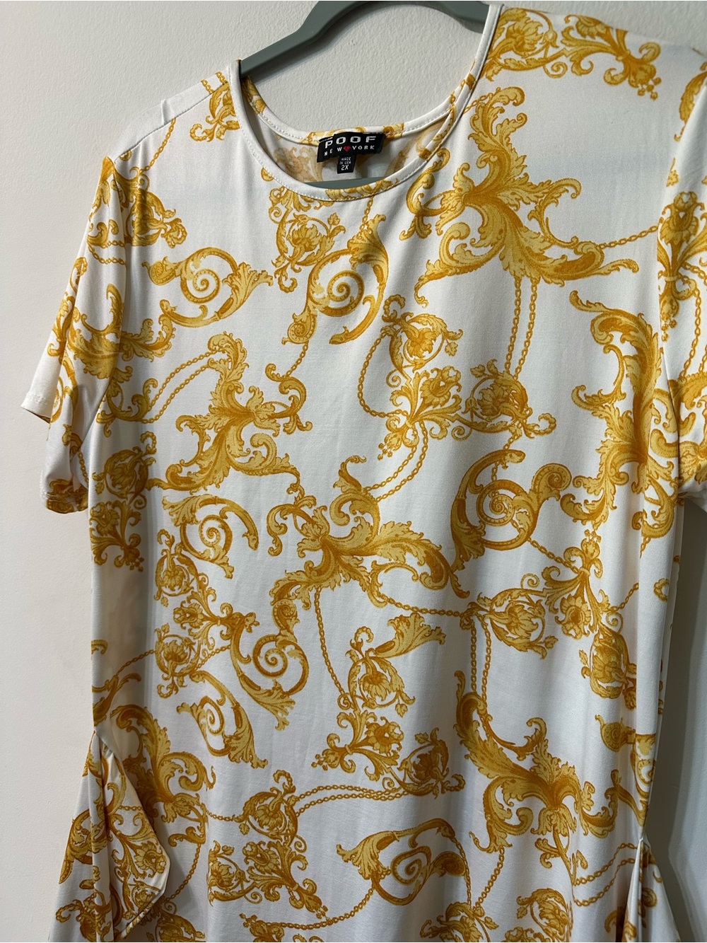 Poof New York Gold Baroque Chain Print Dress Plus Size 2X Short Sleeve Side Slit - Picture 4 of 9